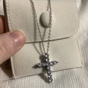 💎 Gorgeous Brilliant Cut Zircon  Cross Pendant on Silver Chain
